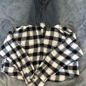 American Eagle Woman’s cropped/ripped flannel top